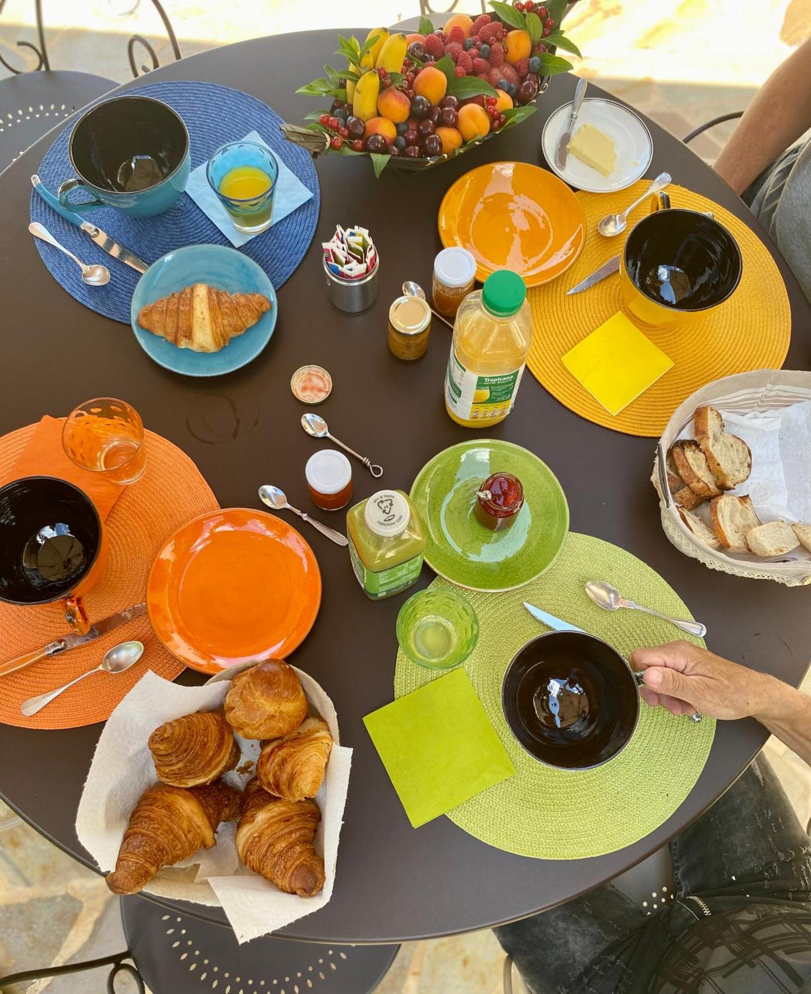 Le Relais De La Godasse Acomodação com café da manhã Reyrieux Exterior foto